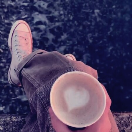 دانلود آهنگ آﺧﻪ ﻣﺠﺒﻮرم ﺑﺨﻨﺪم ﻛﺴﻰ اﺷﻜﺎﻣﻮ ﻧﺒﻴﻨﻪ