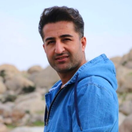 دانلود آهنگ امشب خدا و مستی با هم به من دمیدند